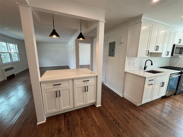 126 Robins 126, New Rochelle, NY 10801