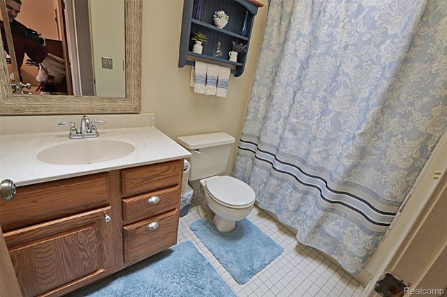 2131 Vine Way Drive 97, Canton Charter Township, MI 48188