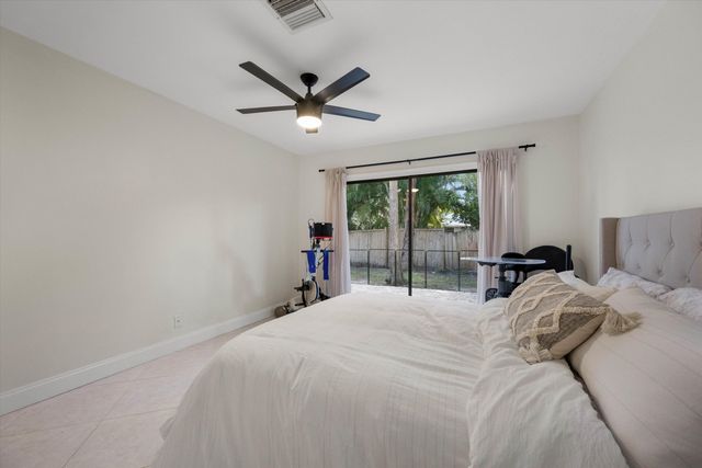 476 Goldenwood Way, Wellington, FL 33414