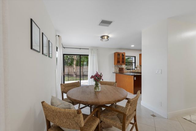 476 Goldenwood Way, Wellington, FL 33414