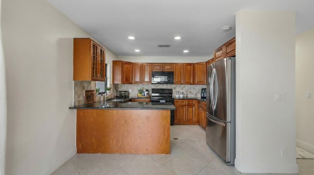 476 Goldenwood Way, Wellington, FL 33414