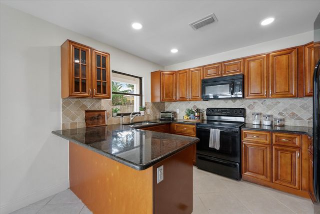 476 Goldenwood Way, Wellington, FL 33414