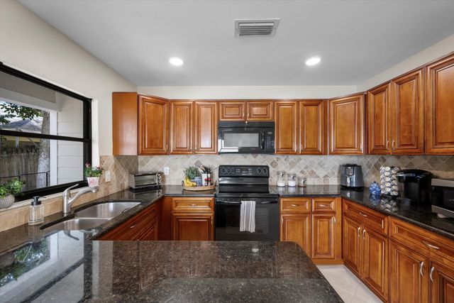 476 Goldenwood Way, Wellington, FL 33414