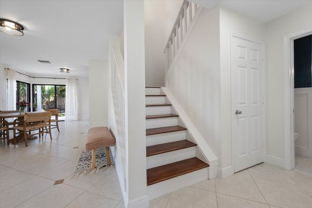 476 Goldenwood Way, Wellington, FL 33414