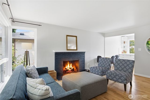 3844 49th Avenue SW, Seattle, WA 98116