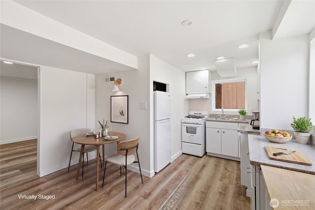 3844 49th Avenue SW, Seattle, WA 98116