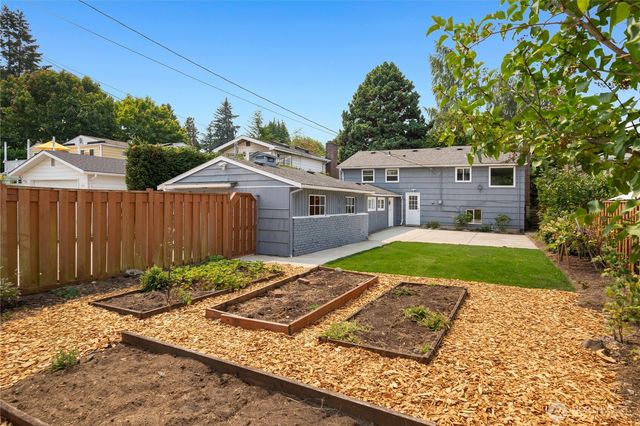 3844 49th Avenue SW, Seattle, WA 98116