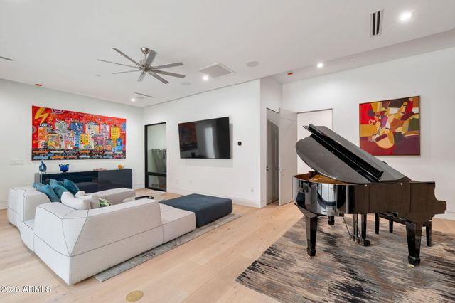 10420 N 64TH Place, Paradise Valley, AZ 85253