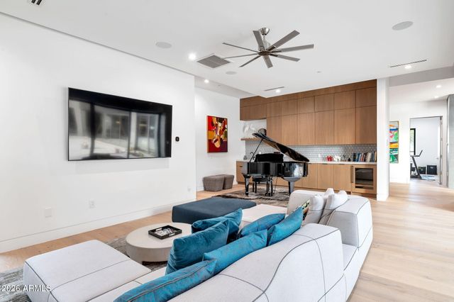 10420 N 64TH Place, Paradise Valley, AZ 85253