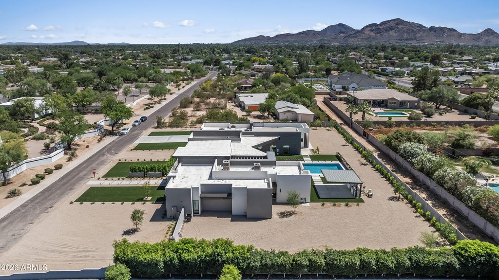 10420 N 64TH Place, Paradise Valley, AZ 85253 — photo 2