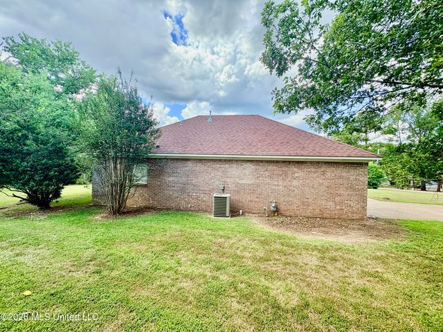 705 Forest Woods Drive, Byram, MS 39272