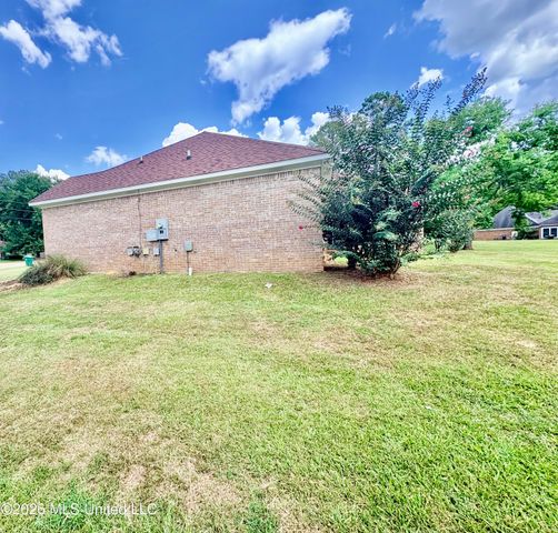 705 Forest Woods Drive, Byram, MS 39272