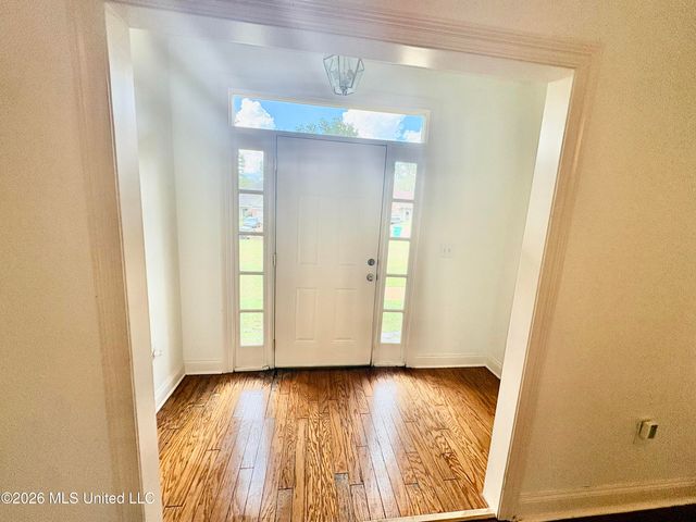 705 Forest Woods Drive, Byram, MS 39272