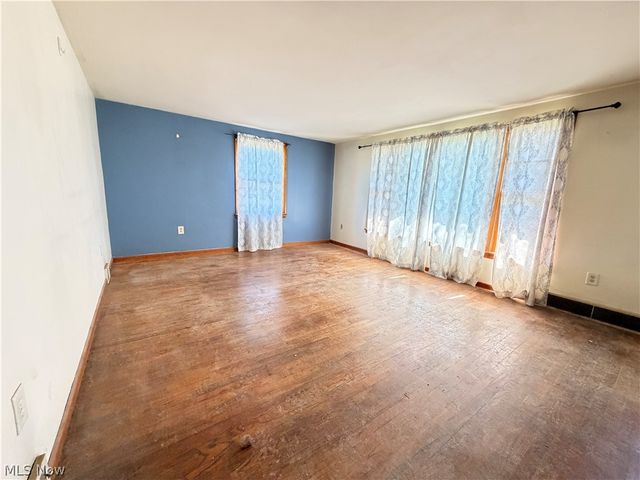 712 Mcdaniel Avenue, Minerva, OH 44657