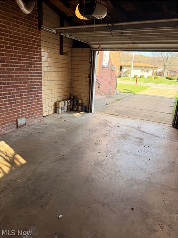 712 Mcdaniel Avenue, Minerva, OH 44657