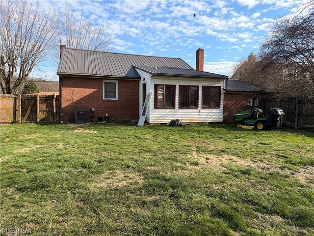 712 Mcdaniel Avenue, Minerva, OH 44657