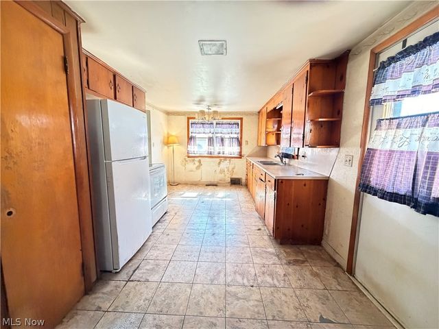 712 Mcdaniel Avenue, Minerva, OH 44657