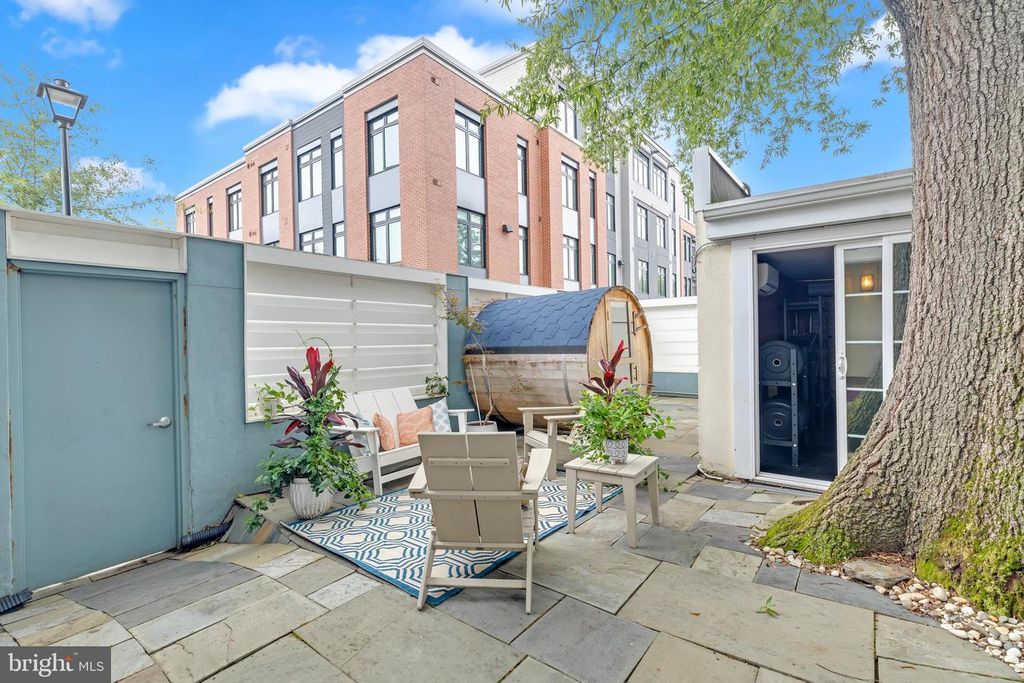 909 PENDLETON ST, Alexandria, VA 22314