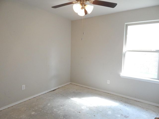 16785 Lonely Pines Drive, Conroe, TX 77302