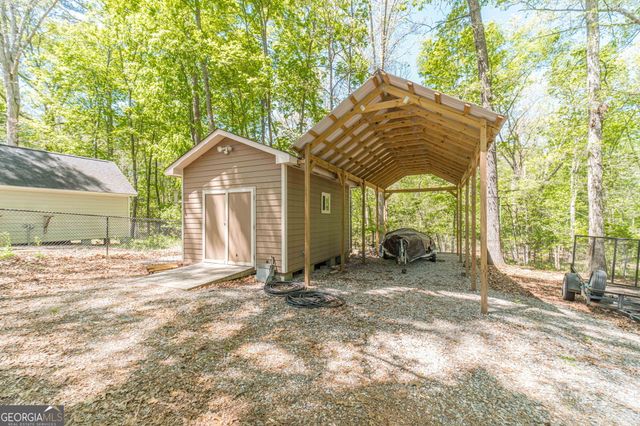 694 Willowwind Drive, Loganville, GA 30052