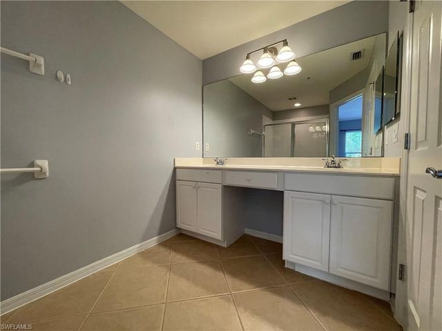 16090 Caldera LN 18, Naples, FL 34110
