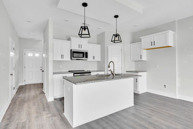 350 Galway Dr, Clarksville, TN 37042