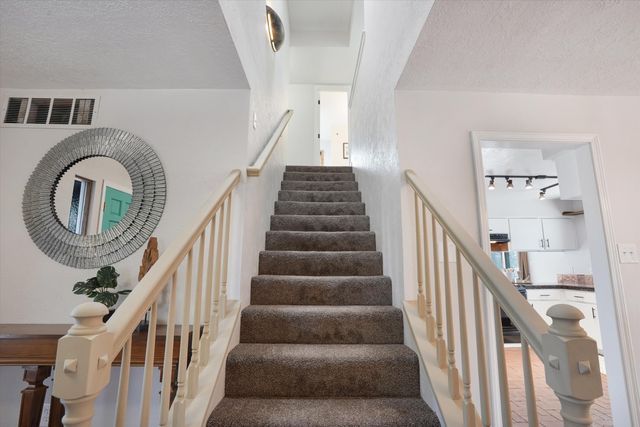 3901 Big Sky Drive NE, Albuquerque, NM 87111