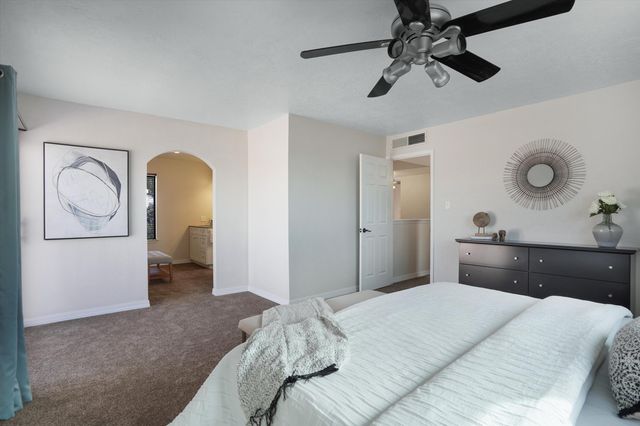 3901 Big Sky Drive NE, Albuquerque, NM 87111