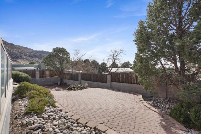 3901 Big Sky Drive NE, Albuquerque, NM 87111