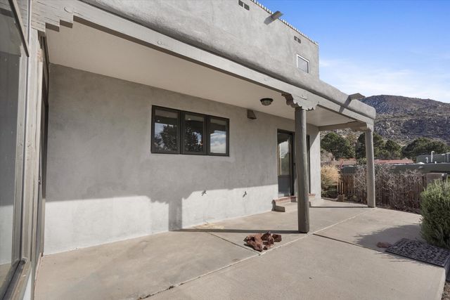 3901 Big Sky Drive NE, Albuquerque, NM 87111