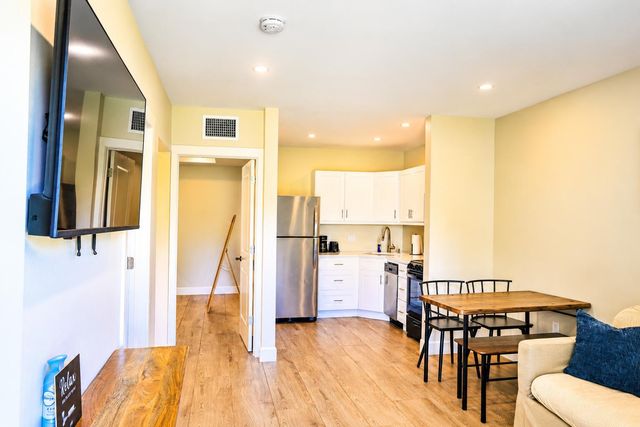 898 SE 2nd Place 2, Deerfield Beach, FL 33441
