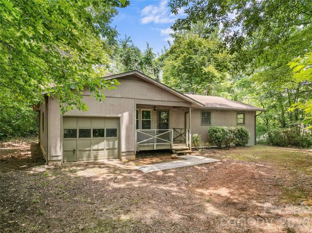 100 Stonewall Avenue, Swannanoa, NC 28778