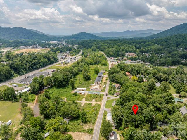 100 Stonewall Avenue, Swannanoa, NC 28778