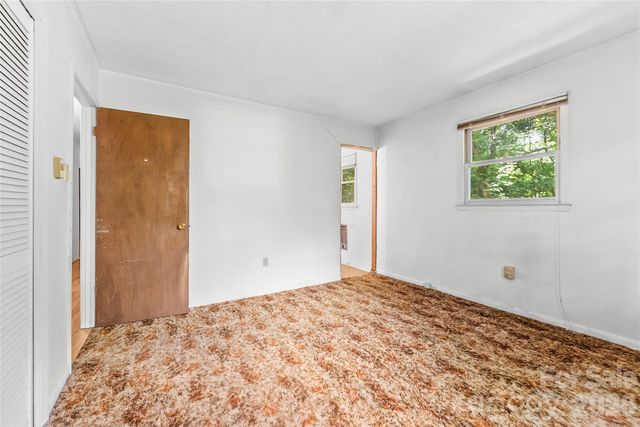 100 Stonewall Avenue, Swannanoa, NC 28778