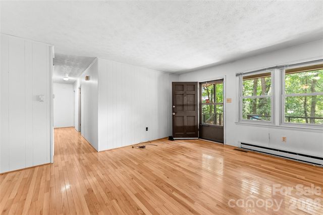 100 Stonewall Avenue, Swannanoa, NC 28778
