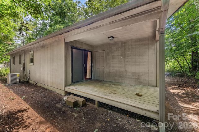 100 Stonewall Avenue, Swannanoa, NC 28778