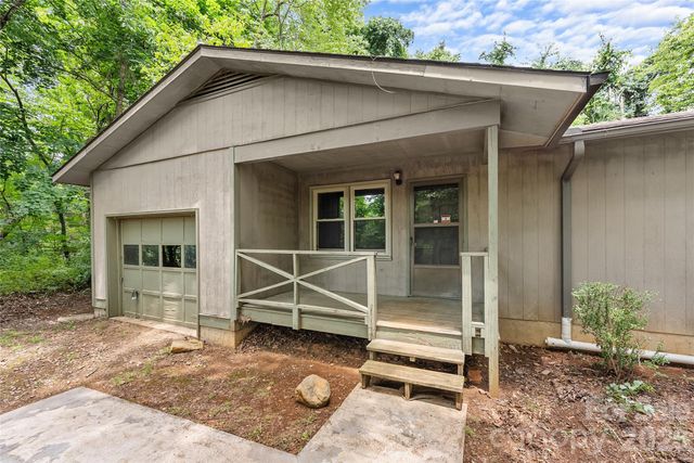 100 Stonewall Avenue, Swannanoa, NC 28778