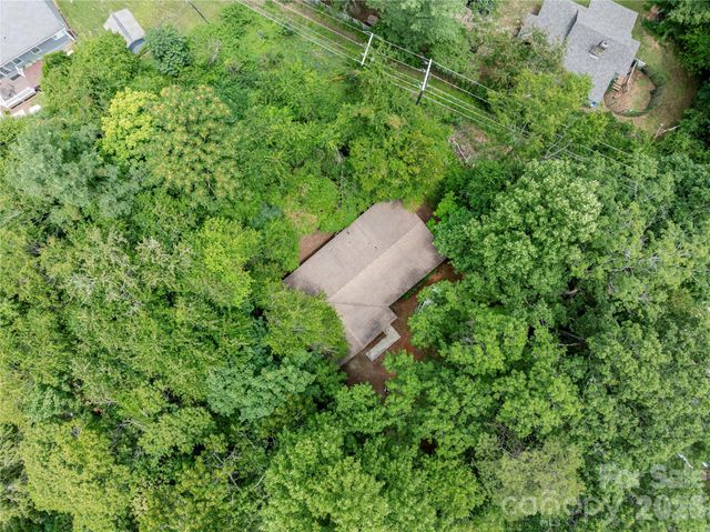 100 Stonewall Avenue, Swannanoa, NC 28778