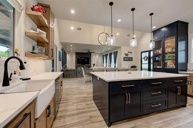 835 Hidden View Acres Drive, Blanchard, OK 73010