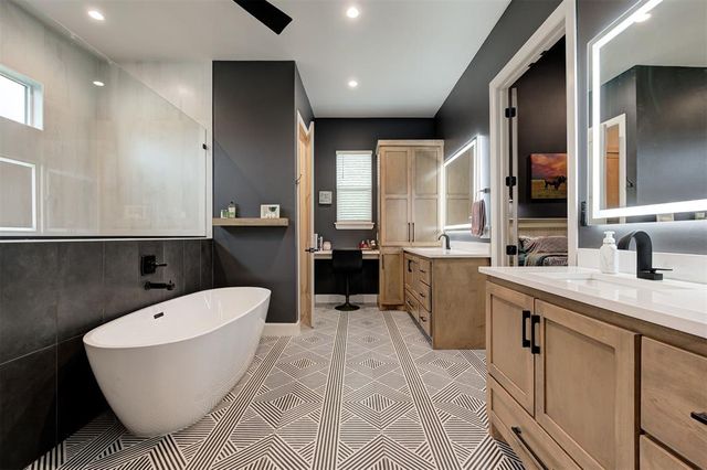 835 Hidden View Acres Drive, Blanchard, OK 73010