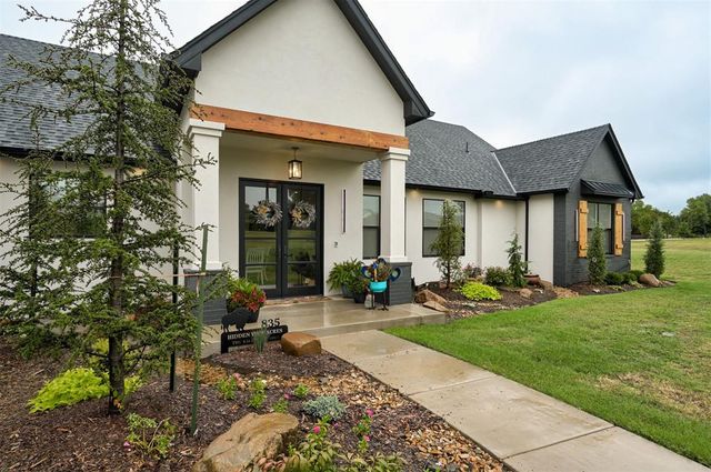 835 Hidden View Acres Drive, Blanchard, OK 73010
