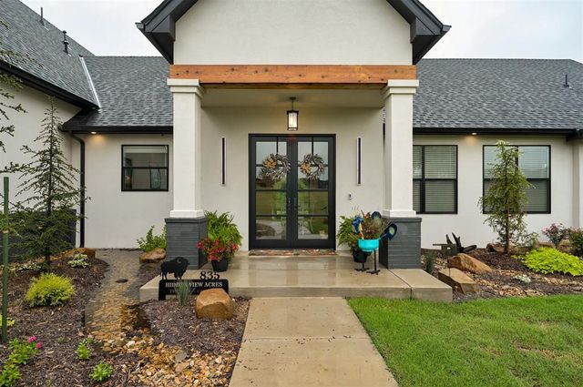 835 Hidden View Acres Drive, Blanchard, OK 73010