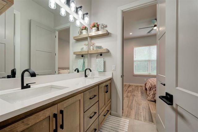 835 Hidden View Acres Drive, Blanchard, OK 73010