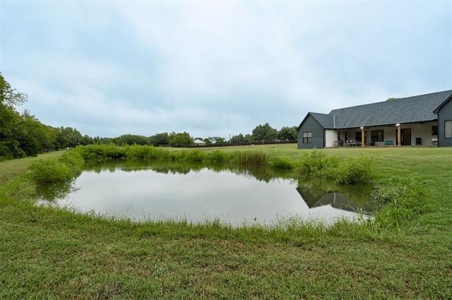 835 Hidden View Acres Drive, Blanchard, OK 73010