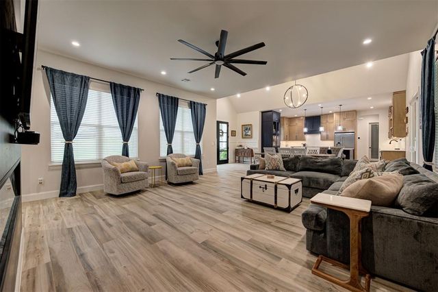 835 Hidden View Acres Drive, Blanchard, OK 73010