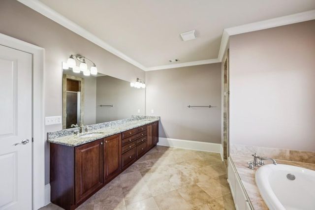 1043 Antioch NE Drive, Brookhaven, GA 30319