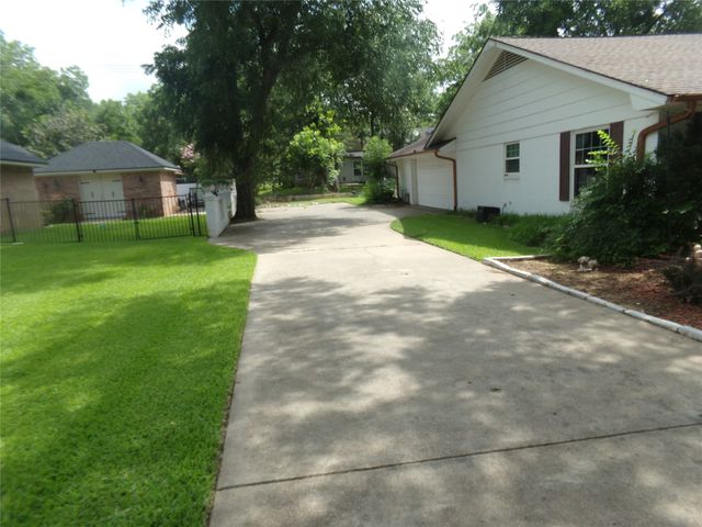 5110 Wedgefield Road, Granbury, TX 76049