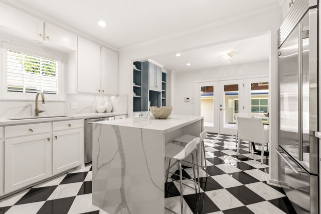 4684 S Versailles Avenue, Highland Park, TX 75209