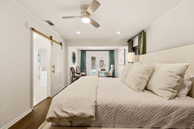 4684 S Versailles Avenue, Highland Park, TX 75209