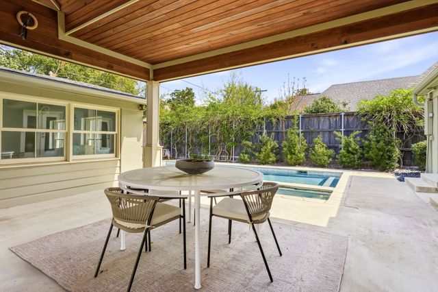 4684 S Versailles Avenue, Highland Park, TX 75209